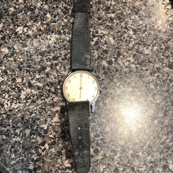 1940’s Timex Two Handed Mens Watch - Picture 9 of 10
